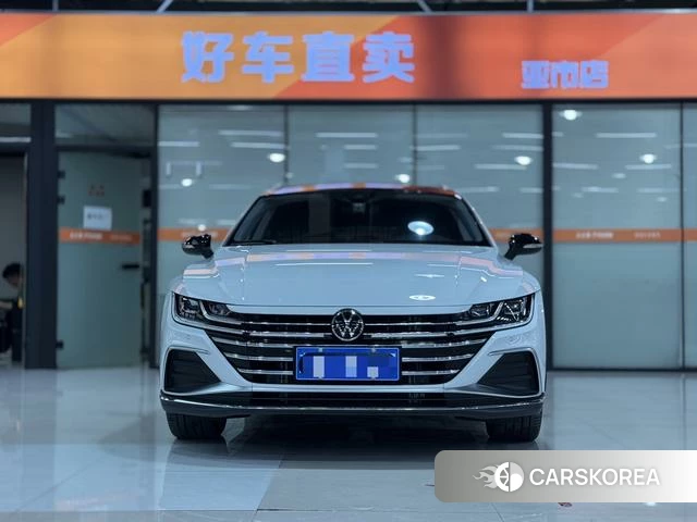 Volkswagen CC 2023 Белый из Китая, фото 2