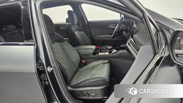 Kia Sportage 5th Generation Hybrid 2024 Черный из Кореи, фото 2