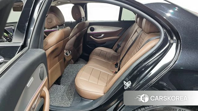 Mercedes-Benz E-Class W213 2019 Черный из Кореи, фото 2