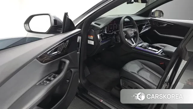 Audi Q8 (4M) 2023 Серый из Кореи, фото 2