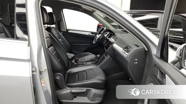 Volkswagen Tiguan second Generation 2018 Серебряный из Кореи, фото 2