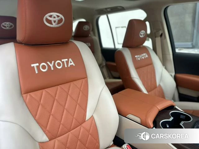 Toyota Land Cruiser (imported) 2024 Белый из Китая, фото 2