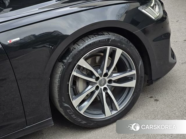 Audi A6L 2021 Черный из Китая, фото 2