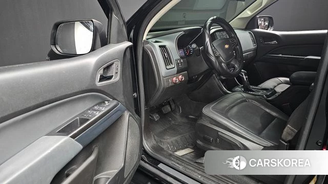 Chevrolet (GM Daewoo) Real New Colorado 2022 Черный из Кореи, фото 2