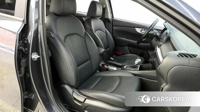 Kia The New K3 2nd generation 2022 Серый из Кореи, фото 2