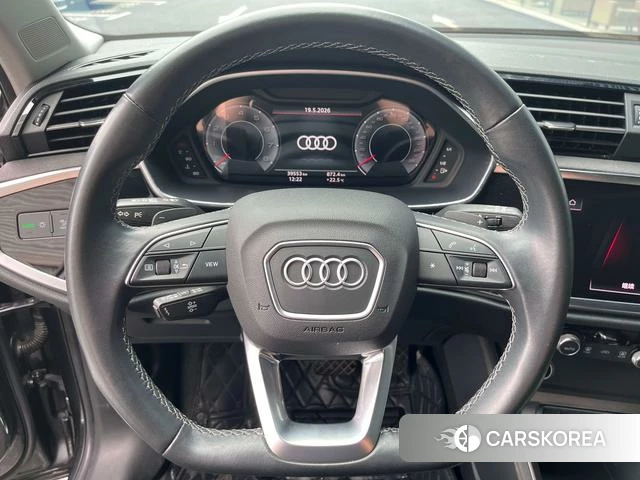 Audi Q3 2022 Темно-серый из Китая, фото 2