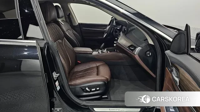 BMW 6 Series GT (G32) 2023 Черный из Кореи, фото 2