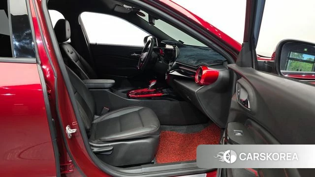 Chevrolet (GM Daewoo) Trax Crossover 2024 Красный из Кореи, фото 2