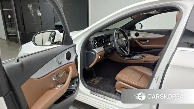 Mercedes-Benz E-Class W213 2021 Белый из Кореи, фото 2