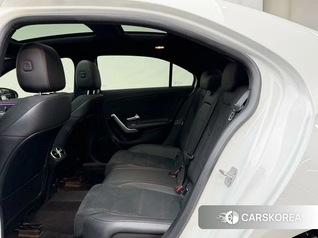 Mercedes-Benz Class A 2024 Белый из Китая, фото 2