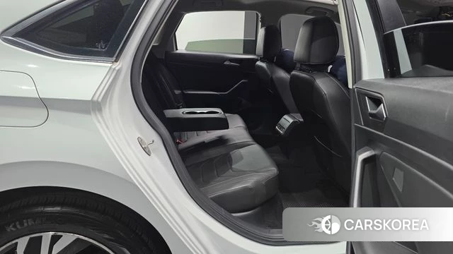Volkswagen 7th Generation of Jetta 2021 Белый из Кореи, фото 2
