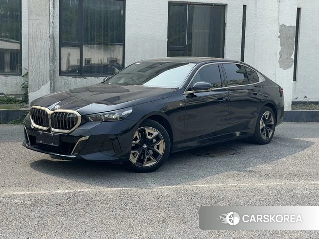 BMW 5 series 2024 Черный из Китая, фото 2