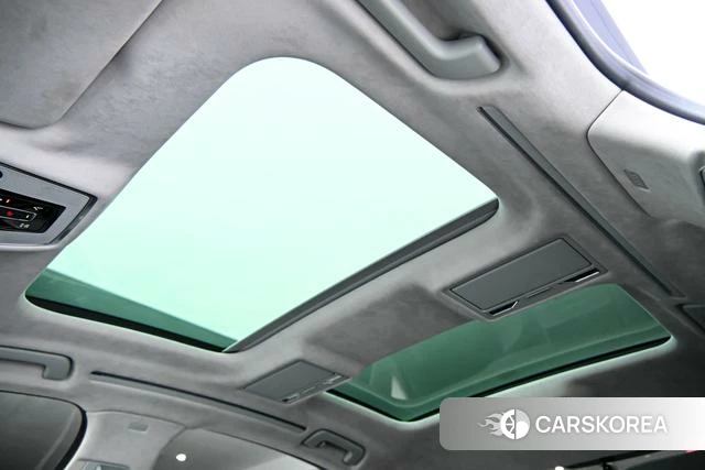 Audi A8 PHEV 2022 Черный из Китая, фото 2