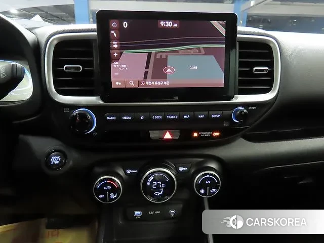 Hyundai Venue 2023 Белый из Кореи, фото 2