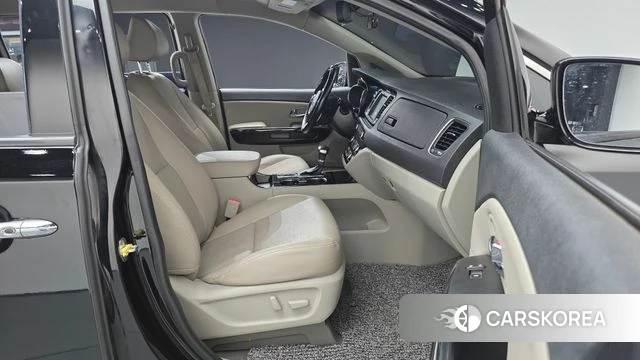 Kia The New Carnival 2019 Черный из Кореи, фото 2