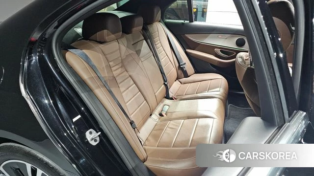Mercedes-Benz E-Class W213 2021 Черный из Кореи, фото 2