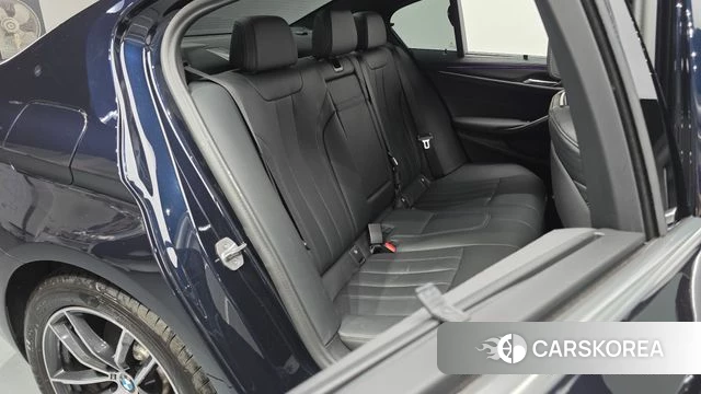 BMW 5 Series (G30) 2023 Черный из Кореи, фото 2