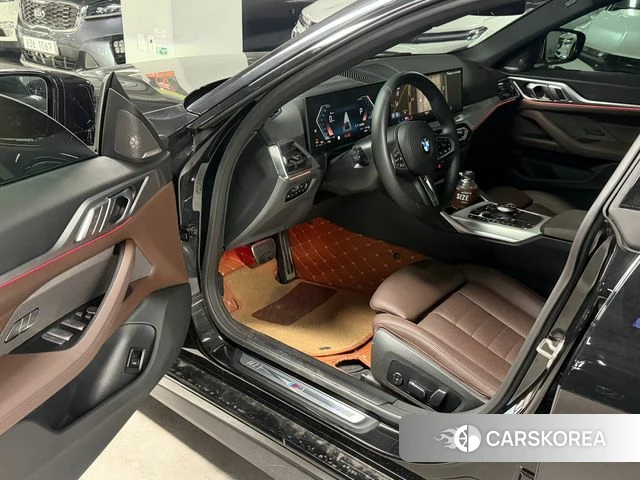 BMW 4 Series (G22) 2024 Черный из Кореи, фото 2