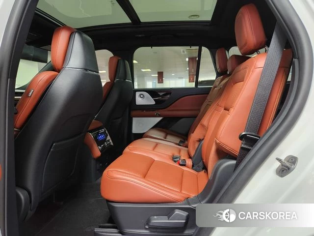 Lincoln Aviator 2nd generation 2024 Белый из Кореи, фото 2