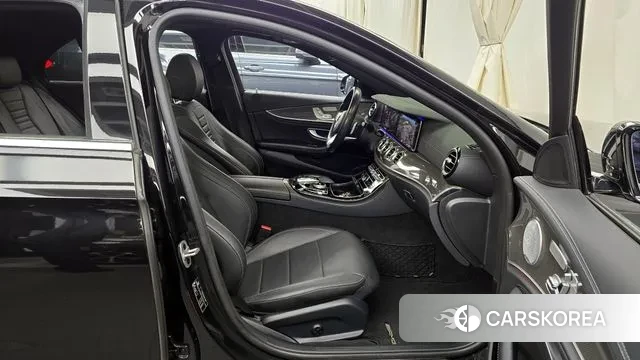 Mercedes-Benz E-Class W213 2019 Черный из Кореи, фото 2