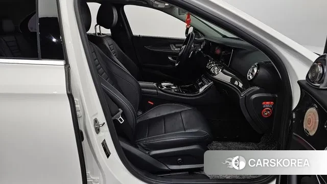 Mercedes-Benz E-Class W213 2018 Белый из Кореи, фото 2