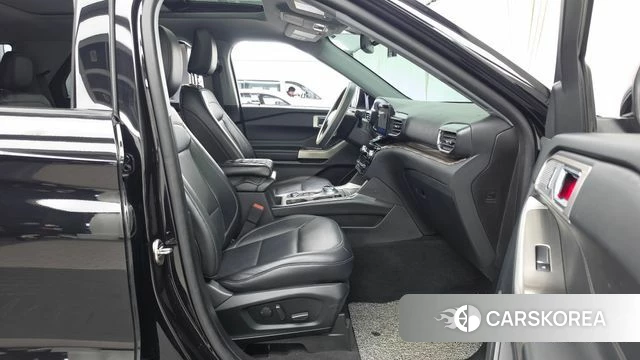Ford Explorer 6th Generation 2021 Черный из Кореи, фото 2
