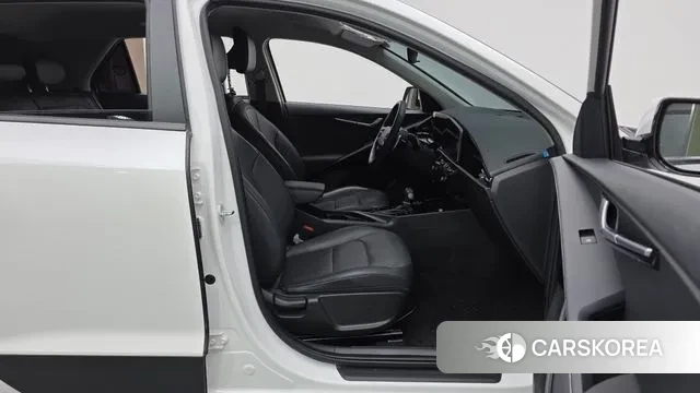 Kia Di Ol Nu Niro 2022 Белый из Кореи, фото 2