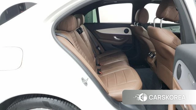 Mercedes-Benz E-Class W213 2020 Белый из Кореи, фото 2