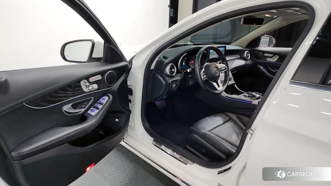 Mercedes-Benz C-Class W205 2019 Белый из Кореи, фото 2