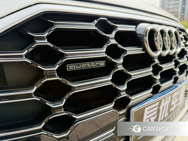 Audi Q5L 2022 Белый из Китая, фото 2