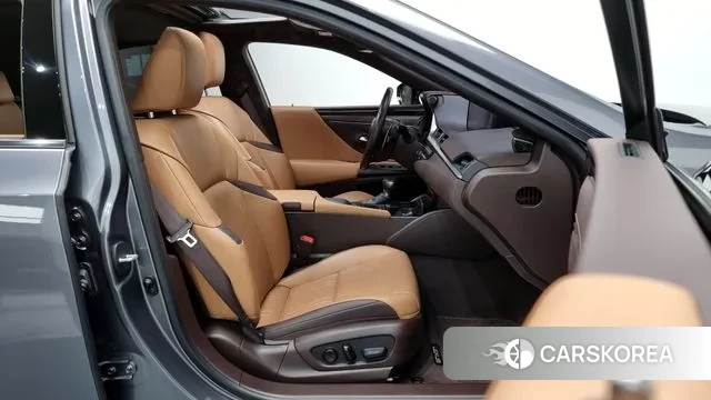 Lexus ES300h 7th generation 2020 Серый из Кореи, фото 2