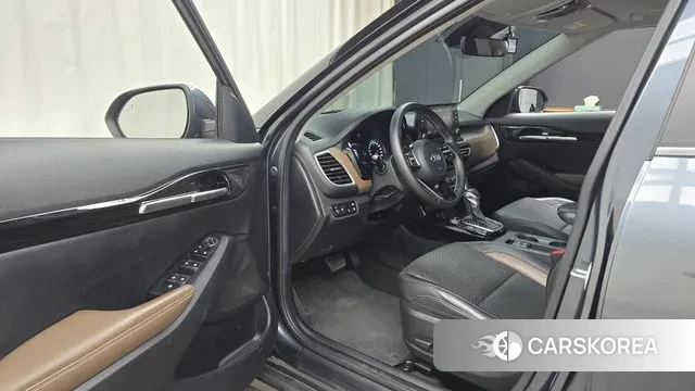 Kia Seltos 2020 Серый из Кореи, фото 2