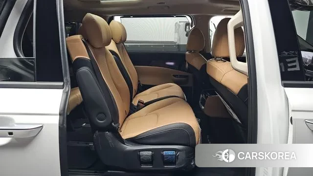 Kia Carnival 4th generation 2023 Белый из Кореи, фото 2