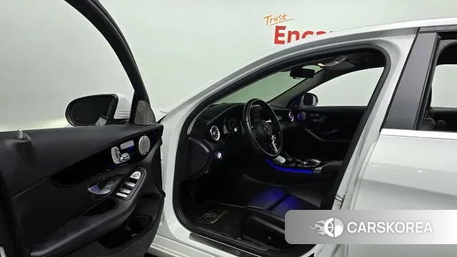 Mercedes-Benz C-Class W205 2019 Белый из Кореи, фото 2