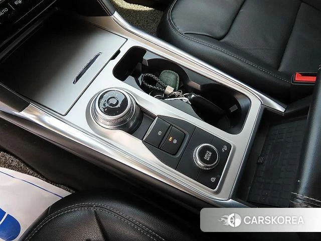 Ford Explorer 6th Generation 2022 Белый из Кореи, фото 2