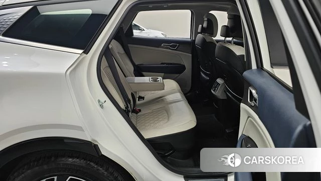 Kia Sportage 5th Generation Hybrid 2022 Белый из Кореи, фото 2