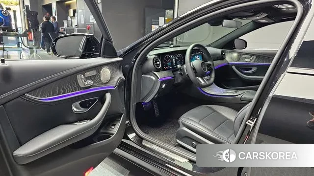 Mercedes-Benz E-Class W213 2023 Серый из Кореи, фото 2