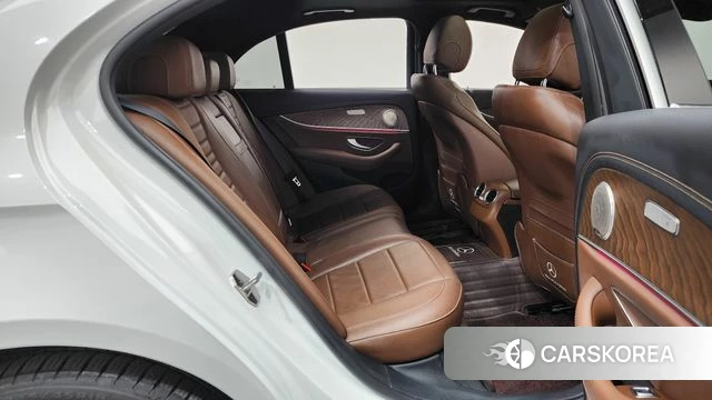 Mercedes-Benz E-Class W213 2022 Белый из Кореи, фото 2