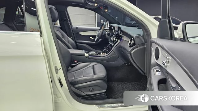 Mercedes-Benz GLC-Class X253 2021 Белый из Кореи, фото 2