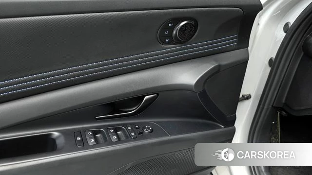 Hyundai The New Avante (CN7) 2024 Серебристо-серый из Кореи, фото 2