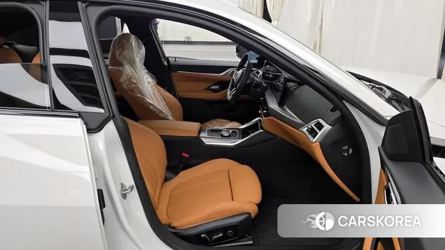 BMW i4 2025 Белый из Кореи, фото 2