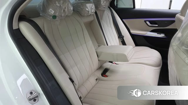 Mercedes-Benz E-Class W214 2024 Белый из Кореи, фото 2