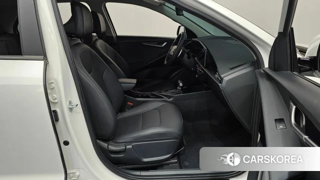 Kia Di Ol Nu Niro 2022 Белый из Кореи, фото 2