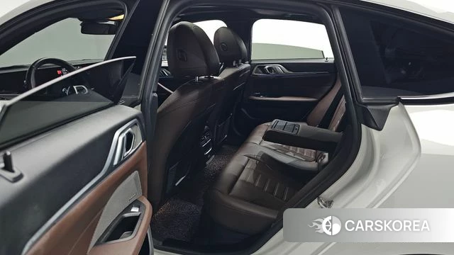 BMW i4 2023 Белый из Кореи, фото 2