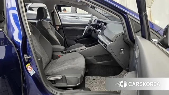 Volkswagen Golf 8th Generation 2022 Синий из Кореи, фото 2