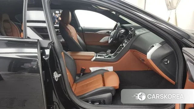 BMW 8 Series (G15) 2025 Черный из Кореи, фото 2