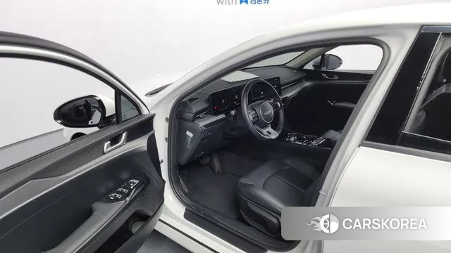 Kia The New K5 3rd generation 2025 Белый из Кореи, фото 2