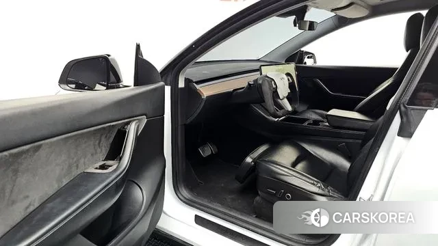 Tesla Model Y 2021 Белый из Кореи, фото 2