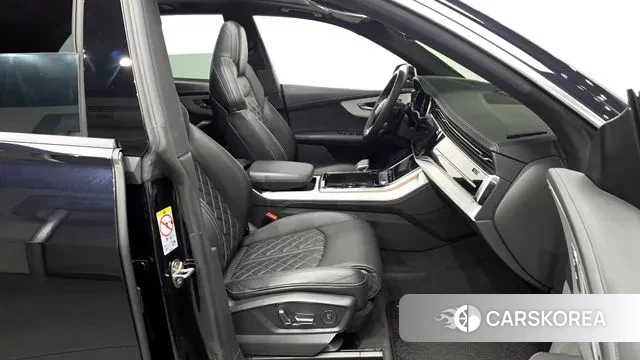 Audi Q8 (4M) 2021 Черный из Кореи, фото 2