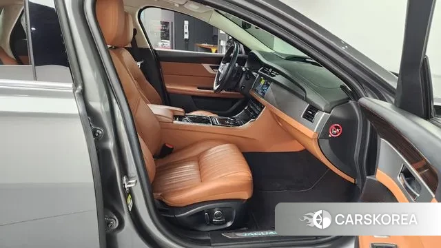 Jaguar XF (X260) 2019 Серый из Кореи, фото 2